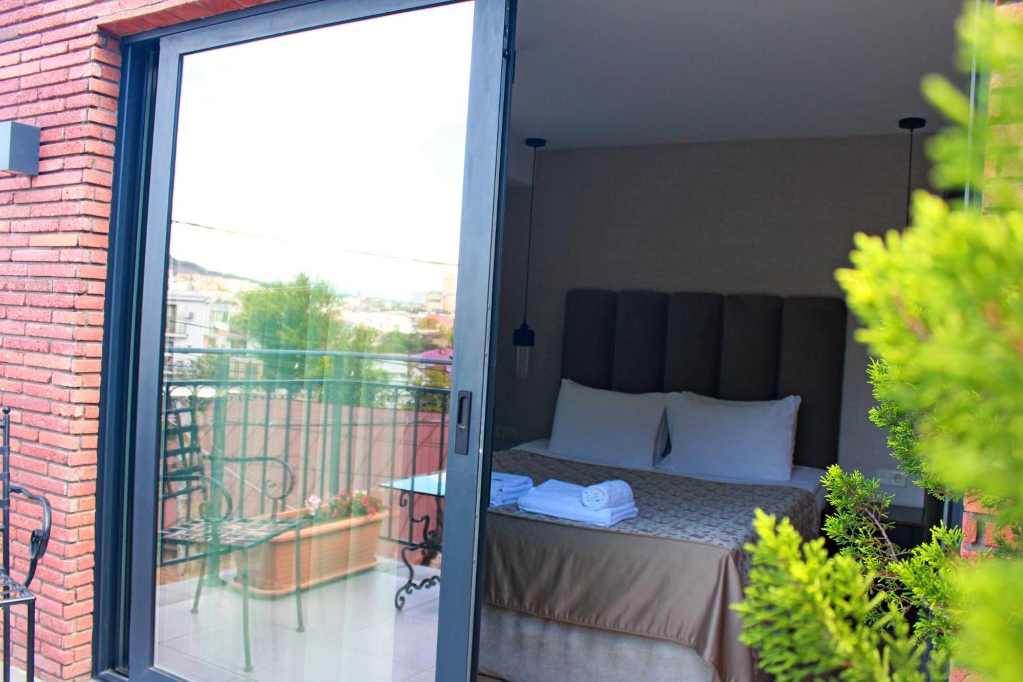 Hotel Winoterra Tbilissi Extérieur photo