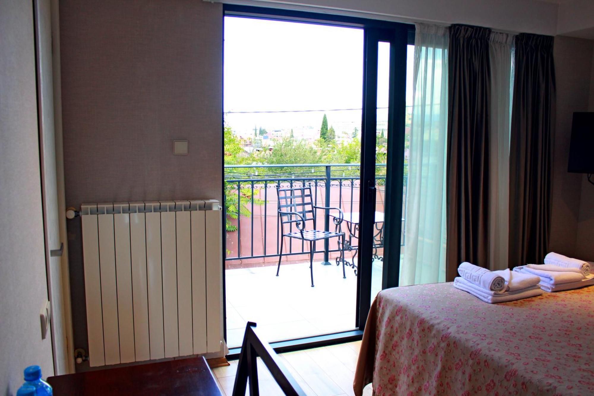 Hotel Winoterra Tbilissi Extérieur photo